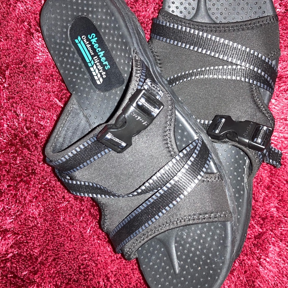 Sketchers Shoes